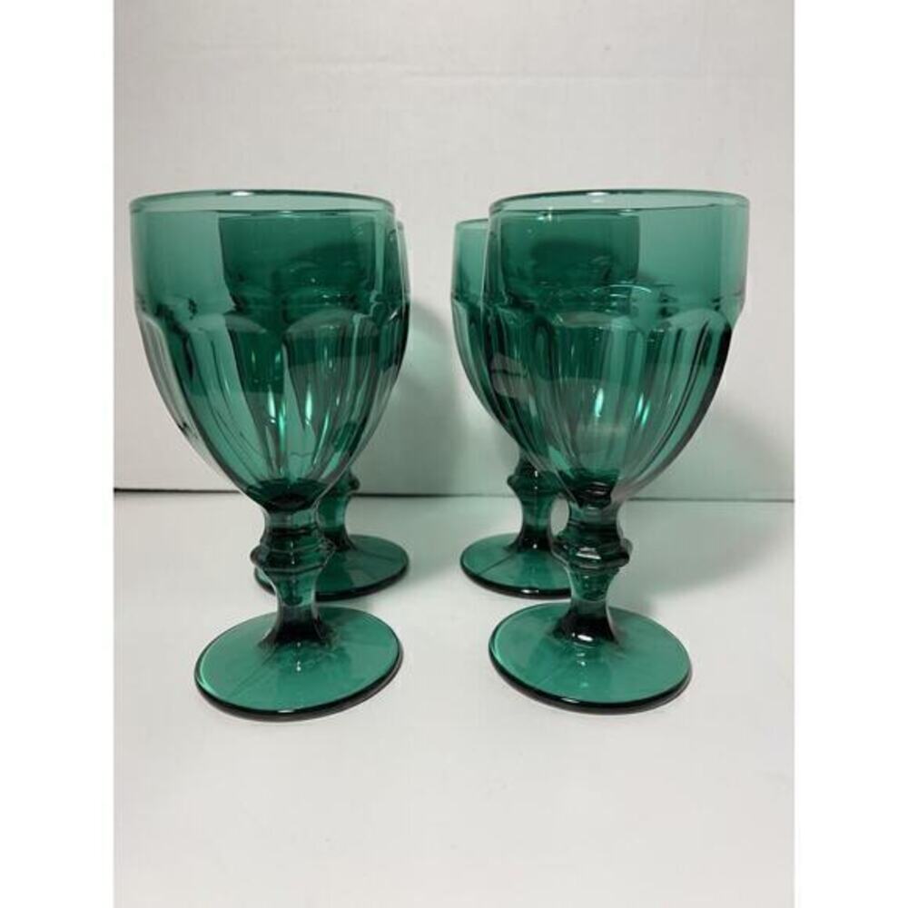 Set Of 4 Green Duratuff vintage Glasses
